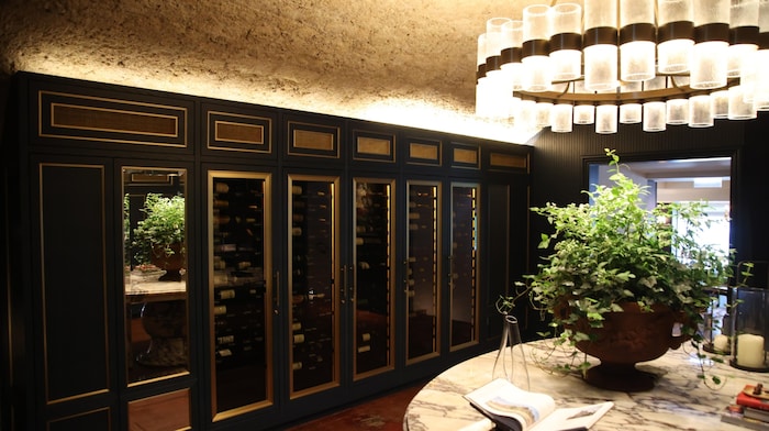 Die Vinothek des Hauses