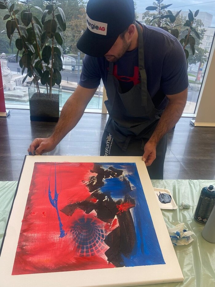 Kriechmayr mit seinem Kunstwerk