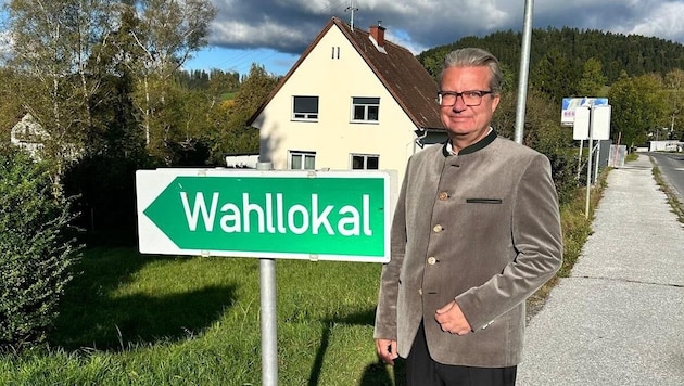 Governor Christopher Drexler (ÖVP) cast his vote in his home municipality of Passail together with his wife Iris (Bild: Drexler)