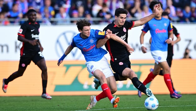 Eintracht Frankfurt bezwingt Holstein Kiel mit 4:2. (Bild: GEPA pictures)