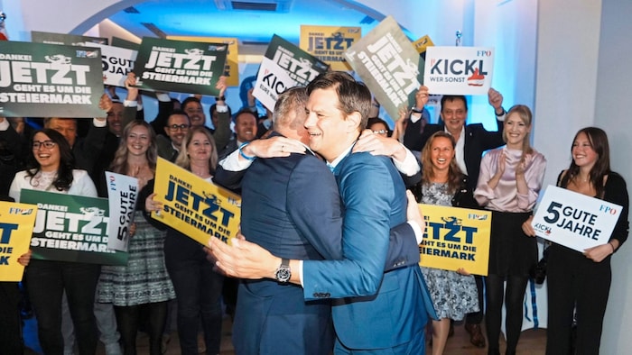 Cheers: The FPÖ met for an election party at the party headquarters in ...