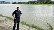 Hier sprang er rein: Stefan Hörandtner (44) leitet die Polizeiinspektion am Urfahrmarkt.