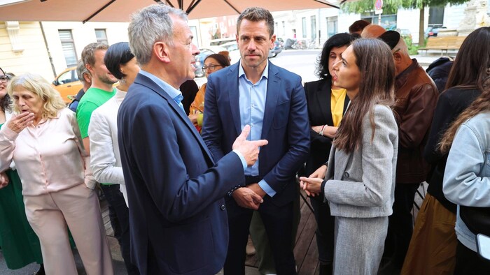 The Green top candidate Neßler with LA Mair (center) and Innsbruck's deputy mayor Willi.