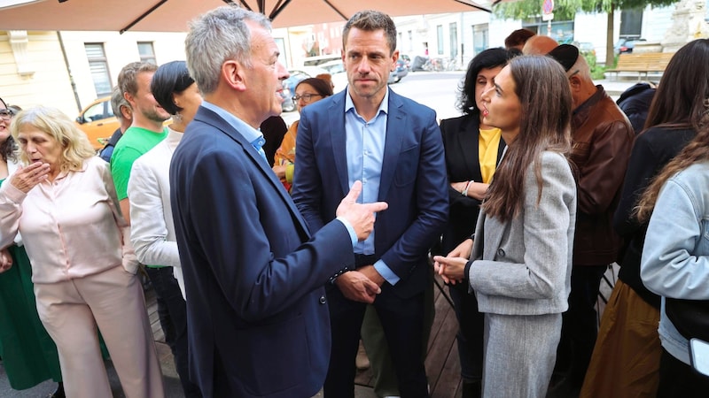 The Green top candidate Neßler with LA Mair (center) and Innsbruck's deputy mayor Willi. (Bild: Birbaumer Christof)