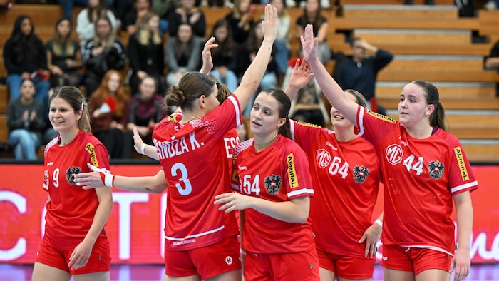 In Innsbruck, the red-white-red women will face Slovakia to kick off the tournament.