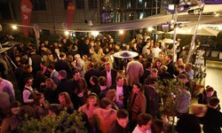Die pinke Wahlparty im MAK