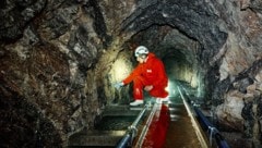 Der Bau des Mühlauer Trinkwasserstollens kostete 43 Millionen Euro, doppelt so viel wie vor fünf Jahren veranschlagt. Die Zeche zahlen die Innsbruckerinnen und Innsbrucker in Form von erhöhten Wasser- und Kanalgebühren. (Bild: IKB)