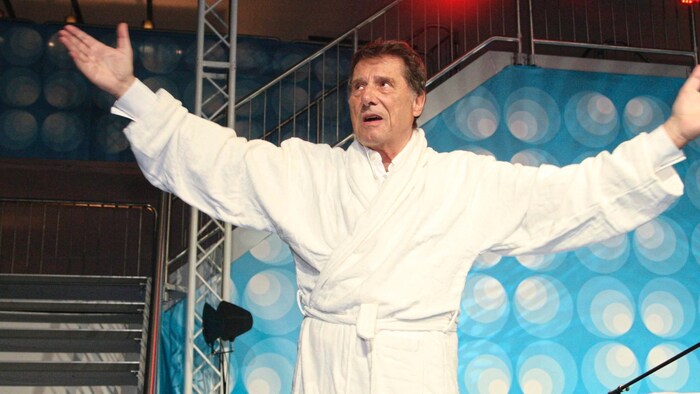 Udo Jürgens bei einem Auftritt beim Beayhvollayball in Klagenfurt.