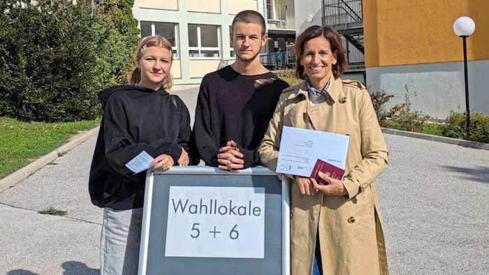 Indra Collini with daughter Emma (18) and son Kilian (19)