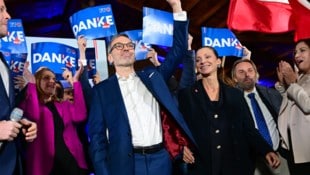 In der österreichischen Kulturszene herrscht nach dem Wahltriumph der FPÖ mit Spitzenkandidat Herbert Kickl Erschütterung. Viele hatten gehofft, dass sich die Umfragen nicht bewahrheiten würden und hatten für eine offene, diverse Gesellschaft und gegen Rechts mobilgemacht. (Bild: APA/Roland Schlager)