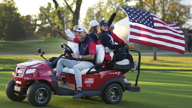 The USA celebrated its tenth win in a row at the Presidents Cup. (Bild: AP ( via APA) Austria Presse Agentur/AP)