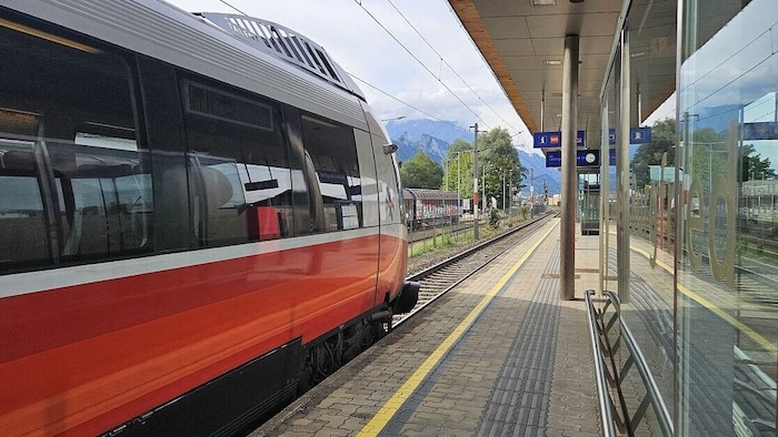 Die Haltestelle Burgfried wird jetzt noch attraktiver für Bewohner und Mitarbeiter im ...