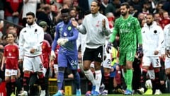 Alisson (2. von re.) wird intensiv mit dem FC Bayern in Verbindung gebracht. (Bild: AFP/Paul ELLIS)