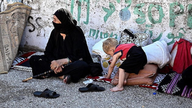 Displaced people from the suburbs of Beirut (Bild: APA/AFP/JOSEPH EID)