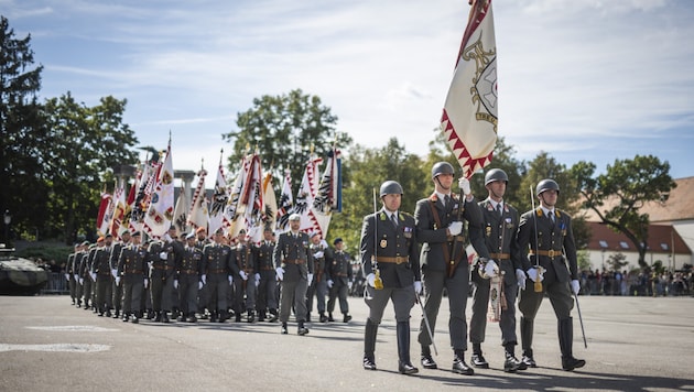 The ceremony in bright sunshine was overshadowed by an affront. (Bild: BMLV/Carina KARLOVITS)