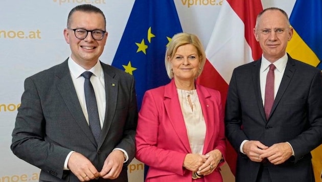 ÖVP regional managing director Matthias Zauner with the Lower Austrian leading duo for the National Council elections: Defense Minister Klaudia Tanner and Interior Minister Gerhard Karner. (Bild: ÖVP NÖ)