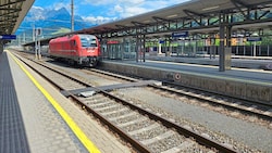 Hier, auf einem Bahnsteig im Bahnhofsgebäude in Bischofshofen, passierten die Gewaltszenen. (Bild: zVg)