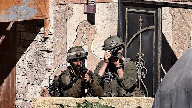 Israeli soldiers in the West Bank (Bild: APA/AFP/Zain JAAFAR)