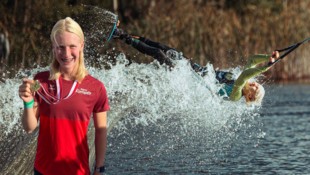 Mit ihrem Trickski (nicht zu verwechseln mit einem Wakeboard) zeigte Alina Bühl spektakuläre Stunts. Rampen oder Schanzen gibt es dabei nicht. Am Ende wartete Gold. (Bild: Foto Kutkowska)