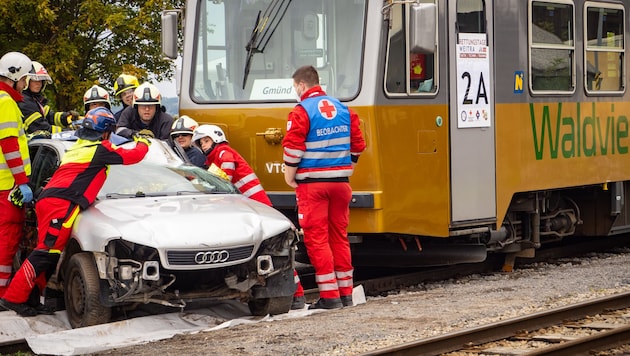 Florianis und Sanitäter müssen bei den Rettungstagen in Weitra bis an ihre Grenzen gehen. Zuseher sind herzlich willkommen. (Bild: KLAUS SCHINDLER)