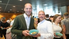 Michael Walchhofer (li.) mit Christof Schernthaner (Bild: Hölzl Roland)