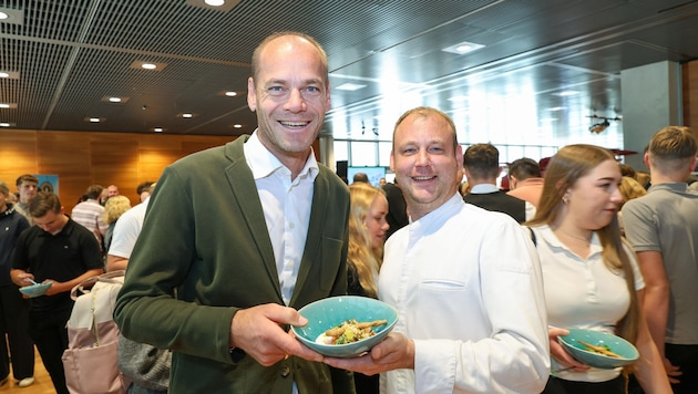 Michael Walchhofer (left) with Christof Schernthaner (Bild: Hölzl Roland)