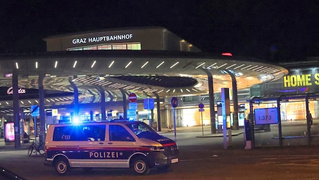 A threatening e-mail led to the evacuation of Graz Central Station and Ostbahnhof on Monday evening (Bild: Jauschowetz Christian)