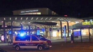 Großer Polizeieinsatz am Montagabend am Grazer Hauptbahnhof (Bild: Jauschowetz Christian/Christian Jauschowetz)