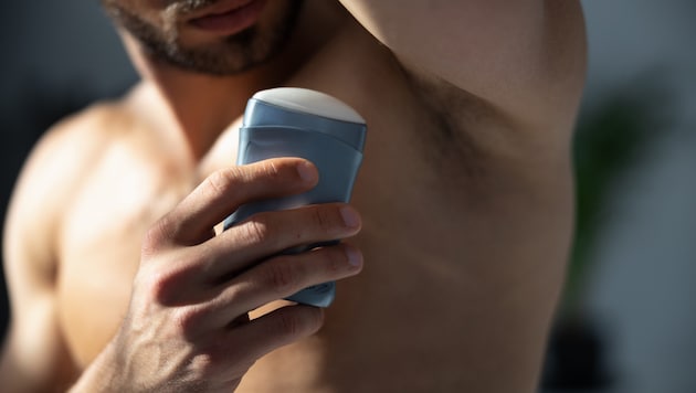 Around two thirds of Austrians use deodorant. (Bild: stock.adobe.com/Yakobchuk Olena - stock.adobe.com)