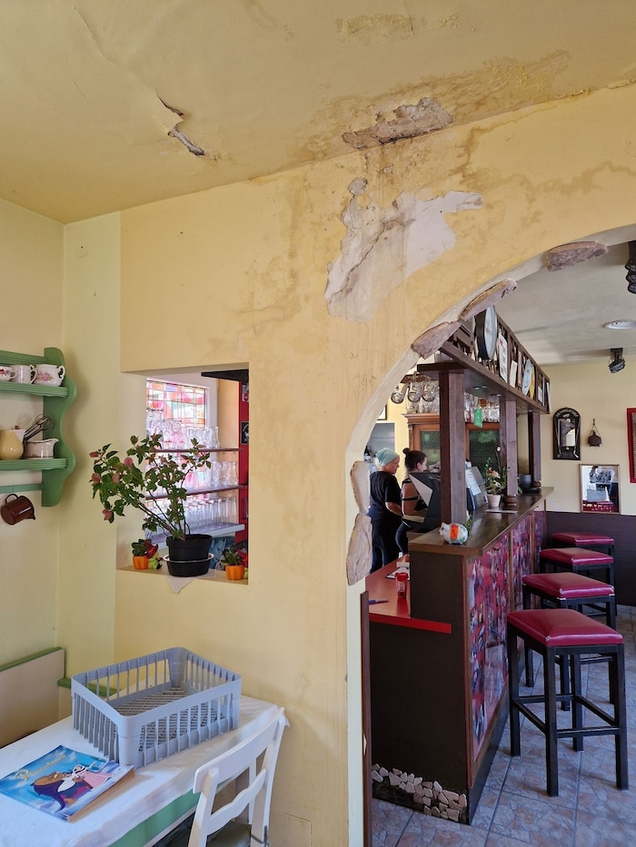 Wasserschaden im Lokal.