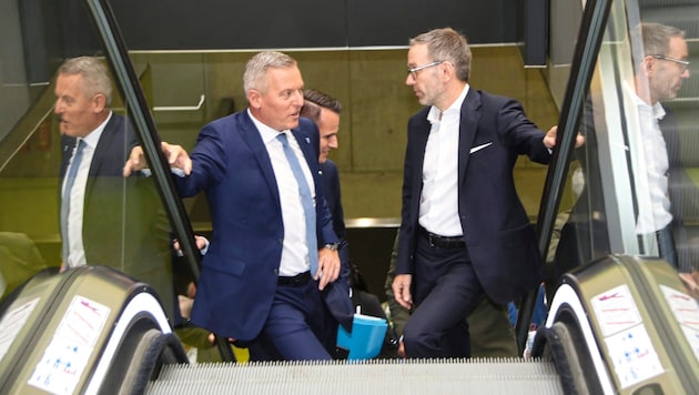 How high can the FPÖ go? Herbert Kickl and Mario Kunasek (pictured right) will kick off the state election campaign next Sunday in Hartberg. (Bild: Jauschowetz Christian/Christian Jauschowetz)