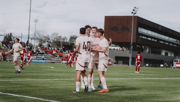 Die Jungbullen belohnten sich für eine starke Vorstellung gegen Brest. (Bild: Fabian Weirather – FC Red Bull Salzburg)