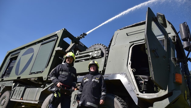 Guests at the open day can see fire engines in action at the military training area. (Bild: TÜPL Allentsteig)