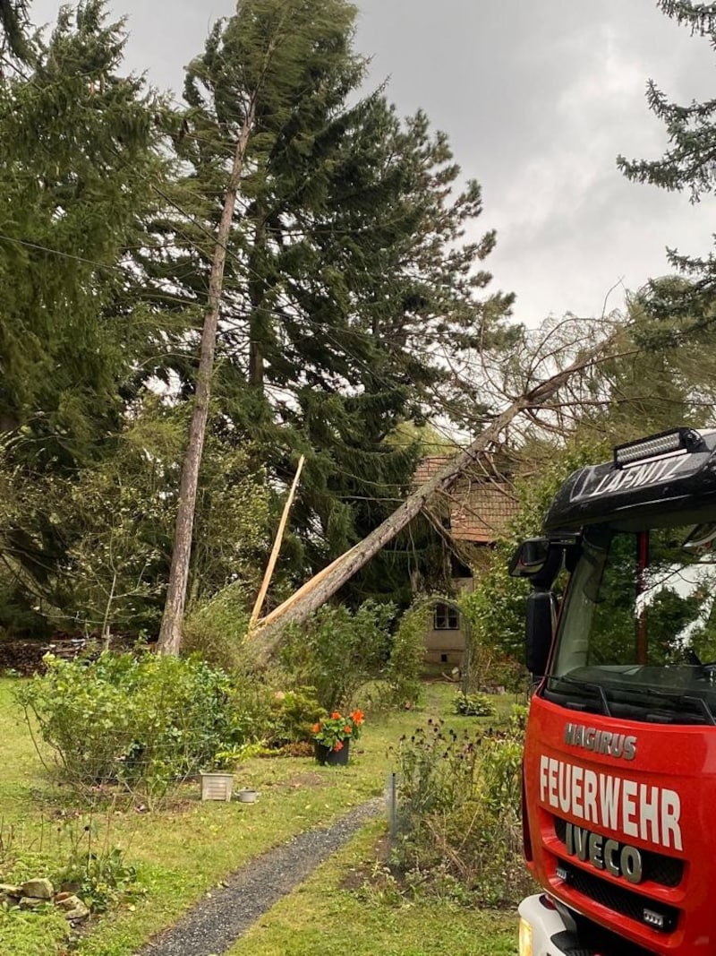 Die Feuerwehren hatten bei den Extremwettereignissen Mitte September wie hier in Hartberg alle Hände voll zu tun. (Bild: PRESSEDIENST BFVHB)