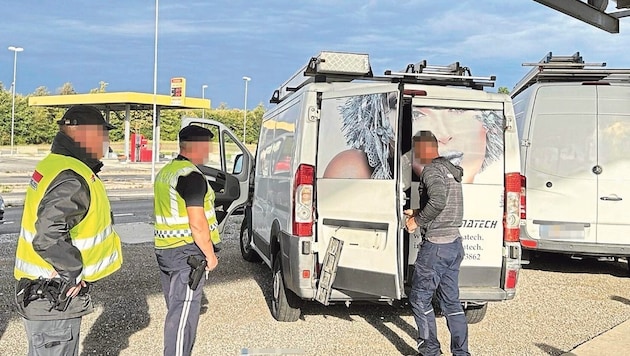 Stopped in Klingenbach: The driver of the work van was immediately asked to pay. (Bild: Christian Schulter)