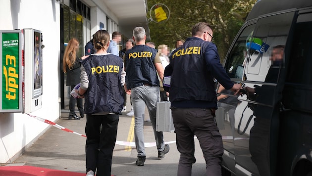 Ein großes Aufgebot der Polizei fahndete am Montag nach dem jungen Duo. (Bild: Einöder Horst/Krone KREATIV)