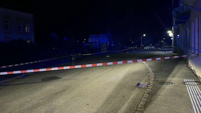 Das Gebiet rund um den Tatort wurde großflächig abgesperrt.