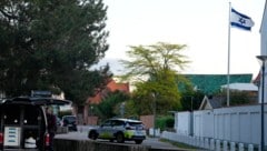 Ein 18-Jähriger hat zugegeben, in der Nähe der israelischen Botschaft in Kopenhagen (Bild) zwei ...