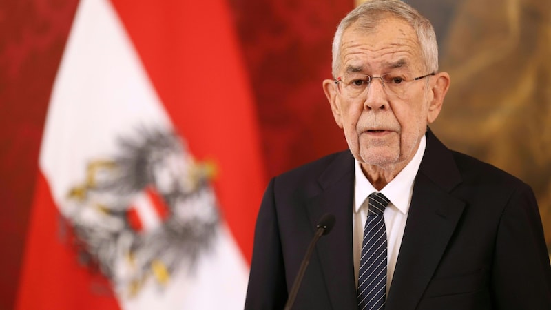 Federal President Alexander Van der Bellen has not yet given any party the mandate to form a government. Therefore, there are no official coalition negotiations yet. However, Wifo head Gabriel Felbermayr already has a few tips for this. (Bild: APA/FLORIAN WIESER)