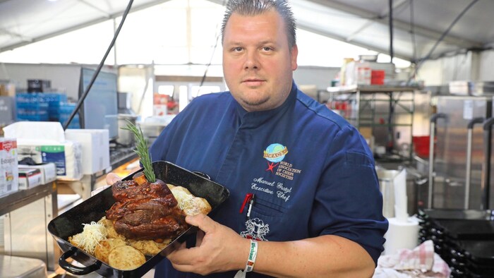 Küchenchef Manuel Gratzl sorgt für das leibliche Wohl der Gäste.