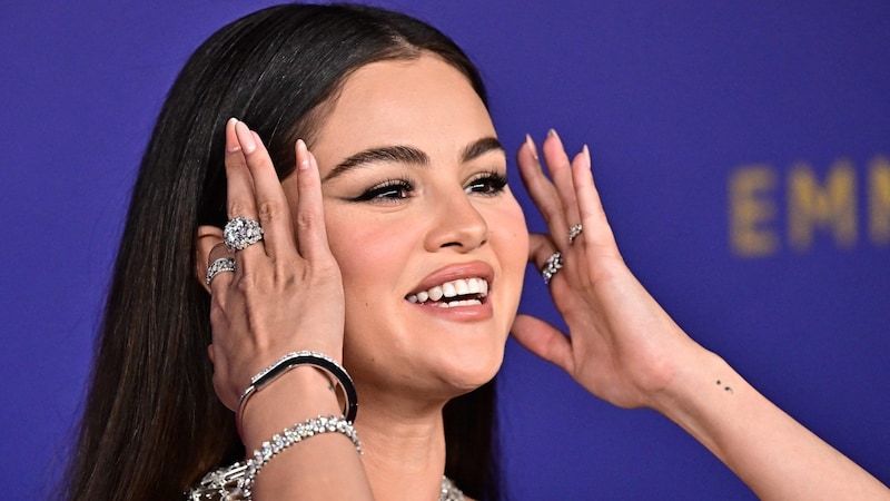 Selena Gomez was already in front of the camera as a ten-year-old in "Barney and His Friends". Now, at 32, she is a billionaire. (Bild: picturedesk.com/FREDERIC J. BROWN / AFP)