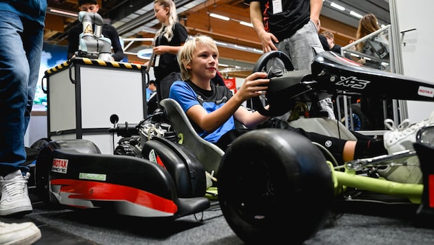 At BRP-Rotax you have the opportunity to take a seat in a kart. (Bild: Wenzel Markus)