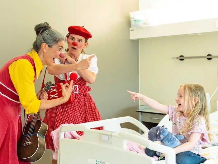 Rote Nasen bringen Kinder zum Lachen