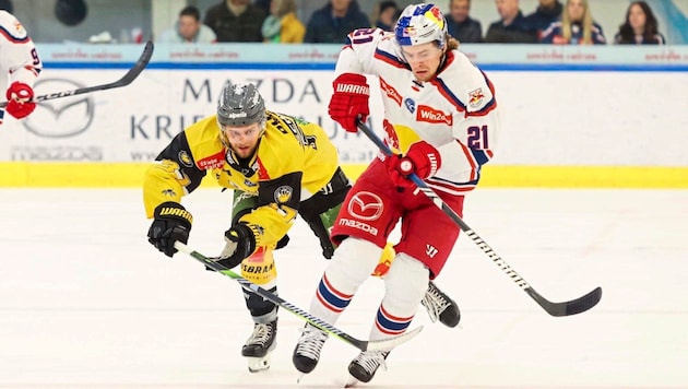 Troy Bourke (re.) und die Eisbullen besiegten Pustertal. (Bild: GEPA/GEPA pictures)