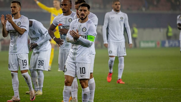 The Sturm Graz players are disappointed after the defeat against Bruges. (Bild: GEPA/GEPA pictures)