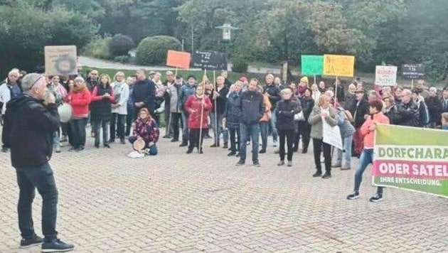 A citizens' initiative is calling for a protest - even before and during a municipal council meeting. (Bild: zVg)