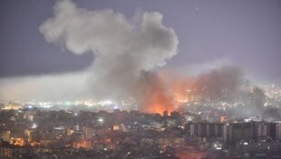 Augenzeugen in Beirut berichteten von mehreren Angriffen auf einen südlichen Vorort der Stadt.