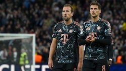 Harry Kane (l.) und Leon Goretzka mussten sich bei Aston Villa geschlagen geben. (Bild: AP ( via APA) Austria Presse Agentur/ASSOCIATED PRESS)