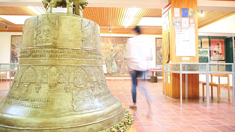 The referendum bell (copy) can also be seen in the Bezirksheimatmuseum. (Bild: Evelyn Hronek/Evelyn Hronek Kamerawerk)