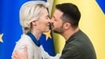 EU-Kommissionschefin Ursula von der Leyen während eines Besuchs bei Präsident Wolodymyr ...
